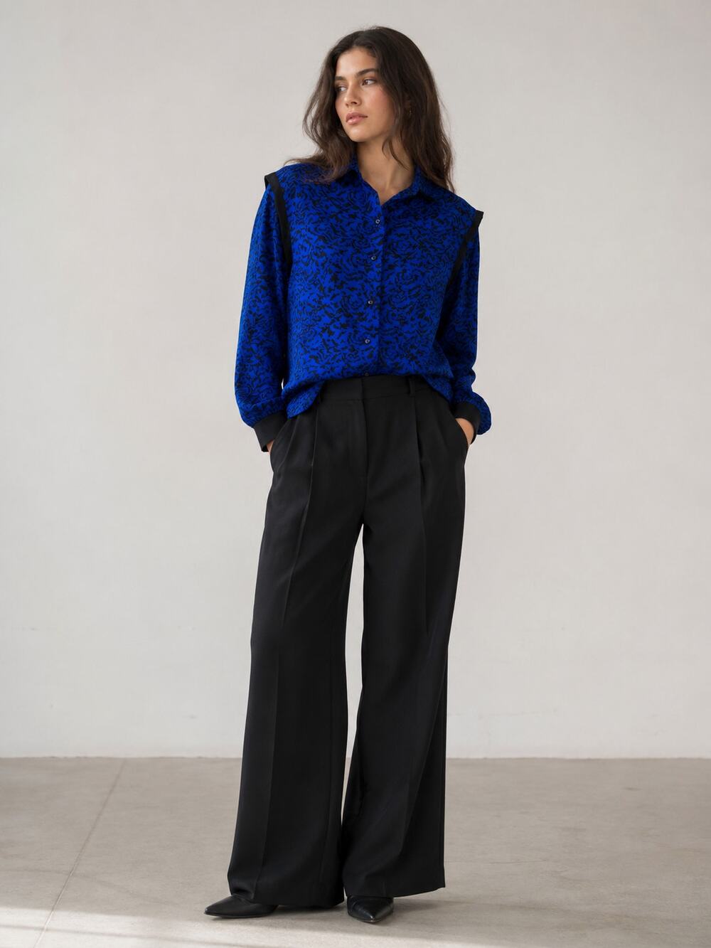 Worthington Blue Black 90s Black Trim Blouse Sz Medium